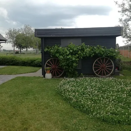 Beautiful With Private Garden Holiday home *