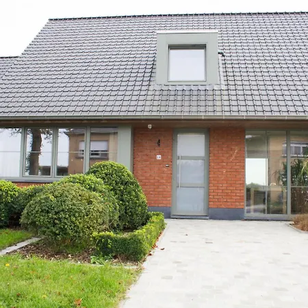 Beautiful With Private Garden